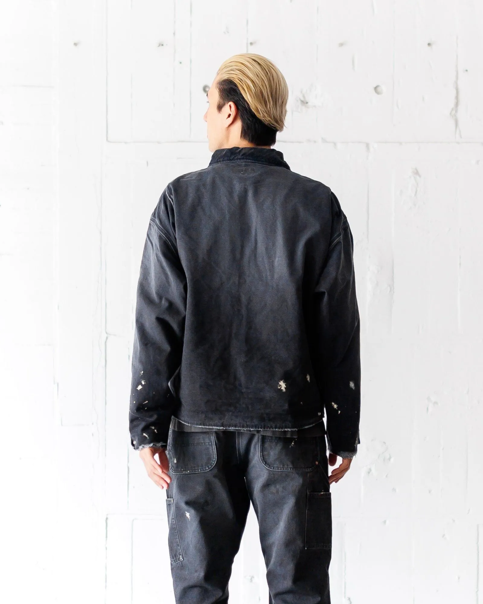 SAINT Mxxxxxx DETROIT JACKET/DRUG/BLK Detroit Workwear Washed and Distressed Jacket Washed Black S-XL A super heavy-duty Detroit jacket. It took more than 3 months to develop. All details. No detail. Complete reproduction and restoration. Customized washed and faded Assute canvas fabric. Rewashed the watermark to make the bones irregular and white. MX6 LOGO buttons, molded custom placket with LOGO zipper, no special shape zipper on chest